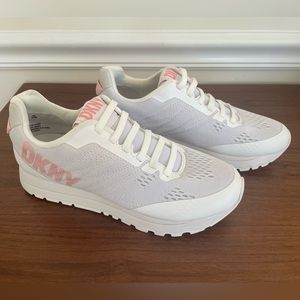New DKNY Women‘s White Sneakers Size 6